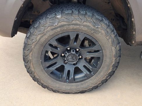 Used 2019 Toyota Tacoma SR w/ SR Convenience Package RWD image 14