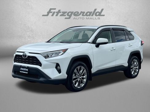 Used 2019 Toyota RAV4 XLE Premium w/ Cold Weather Package AWD/4WD image 2