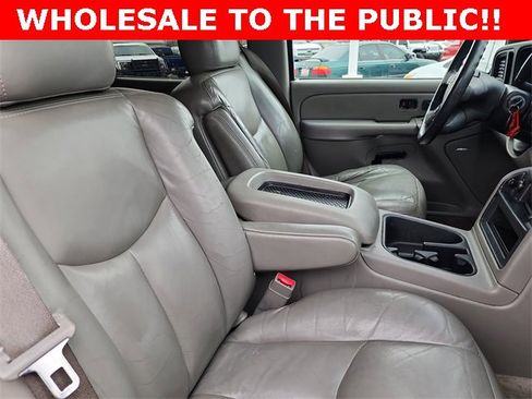 Used 2004 Chevrolet Suburban LT w/ Preferred Equipment Group image 17