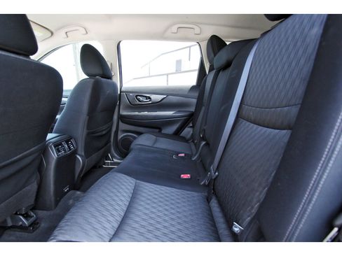 Used 2020 Nissan Rogue SV w/ Premium Package FWD image 33
