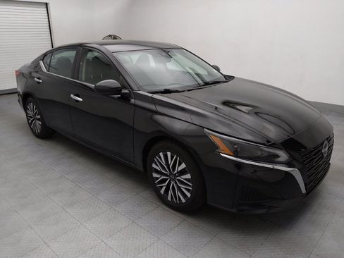 Used 2023 Nissan Altima 2.5 SV image 11