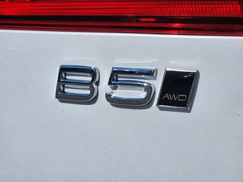 New 2026 Volvo XC60 B5 Plus w/ Protection Package Premier image 17