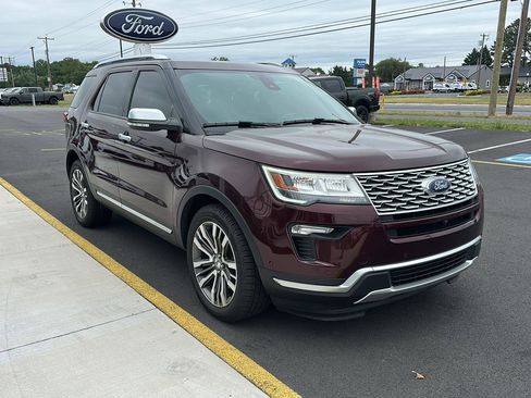 Used 2018 Ford Explorer Platinum AWD/4WD image 3