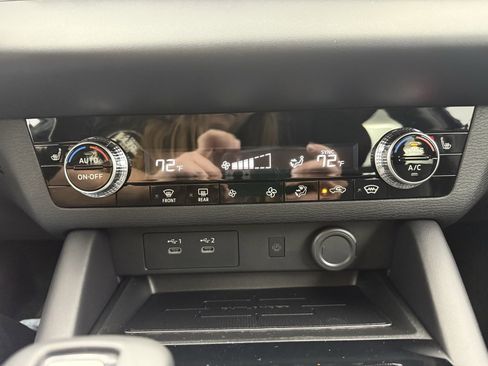 New 2025 Mitsubishi Outlander SE image 24