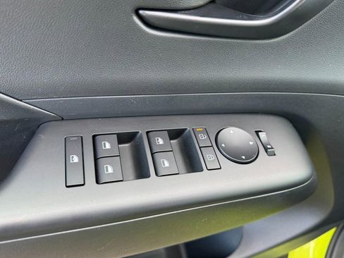 Certified 2025 Hyundai Kona SE image 15