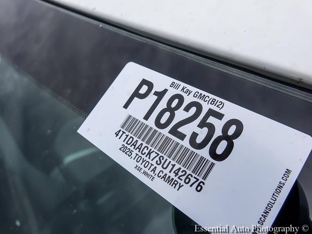 Used 2025 Toyota Camry SE FWD image 27