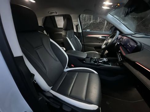 Used 2024 Buick Envision Sport Touring image 27