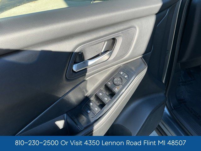 Used 2024 Nissan Rogue SV FWD image 16