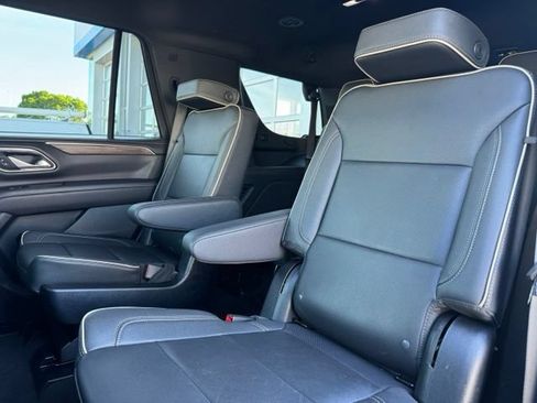 Used 2024 Chevrolet Tahoe Premier AWD/4WD image 9