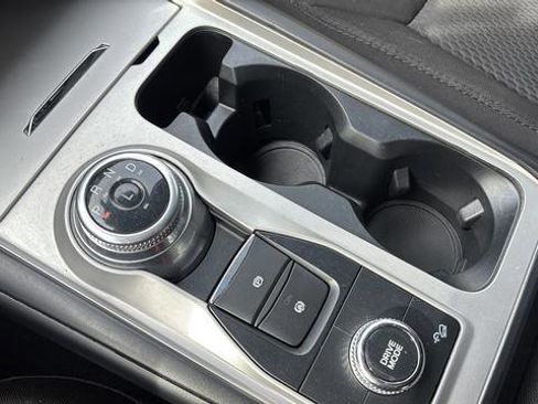 Used 2022 Ford Explorer XLT AWD/4WD image 18
