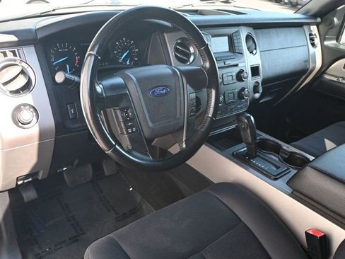 Used 2017 Ford Expedition XLT image 7