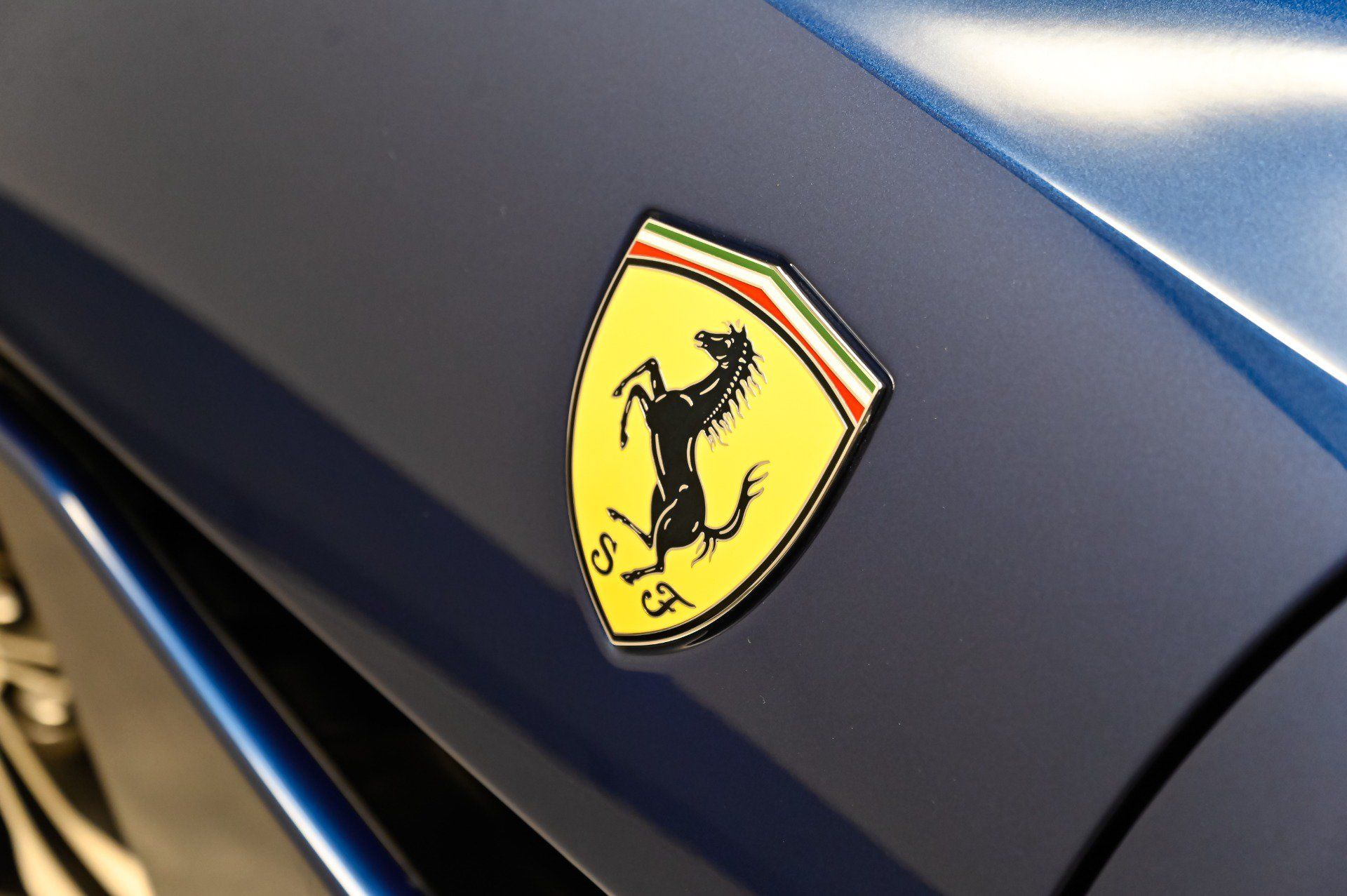 Used 2019 Ferrari Portofino RWD image 25