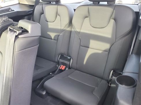 Certified 2025 Volvo XC90 B6 Plus image 33
