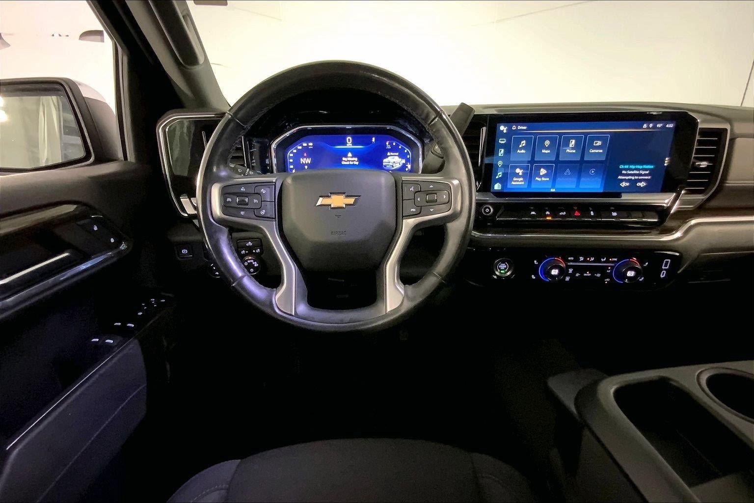 Used 2024 Chevrolet Silverado 1500 LT AWD/4WD image 5