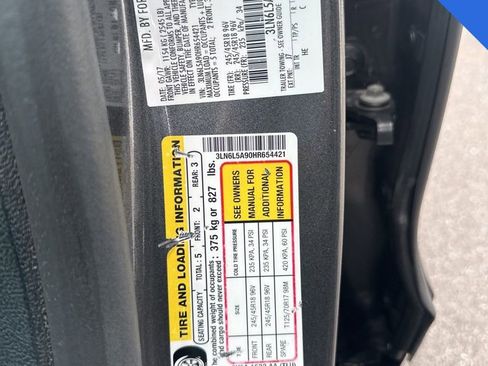 Used 2017 Lincoln MKZ Premiere FWD image 13