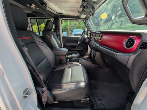 Used 2023 Jeep Gladiator Rubicon w/ Cold Weather Group AWD/4WD image 14