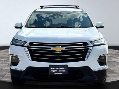 Used 2023 Chevrolet Traverse LT