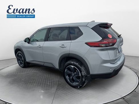 Used 2025 Nissan Rogue SV image 4