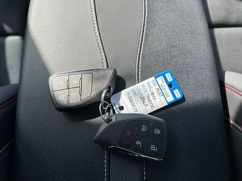 Used 2025 Chevrolet Traverse RS w/ LPO, Floor Liner Package image 12