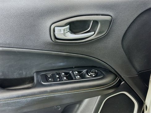 Used 2021 Jeep Compass Sport w/ Cold Weather Group image 17