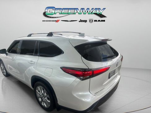 Used 2023 Toyota Highlander Limited AWD/4WD image 5