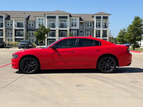 Used 2023 Dodge Charger SXT w/ Blacktop Package RWD image 4