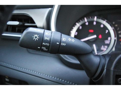 Used 2022 Toyota Highlander Limited FWD image 18