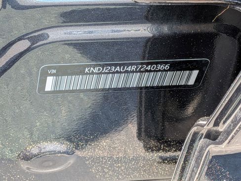 Used 2024 Kia Soul LX w/ Option Group 015 FWD image 37