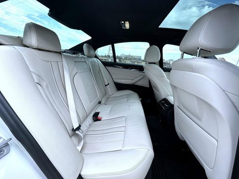 Used 2017 BMW 540i xDrive image 19