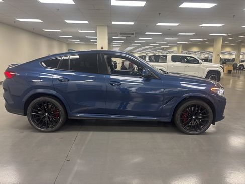Used 2022 BMW X6 M50i w/ Executive Package image 8