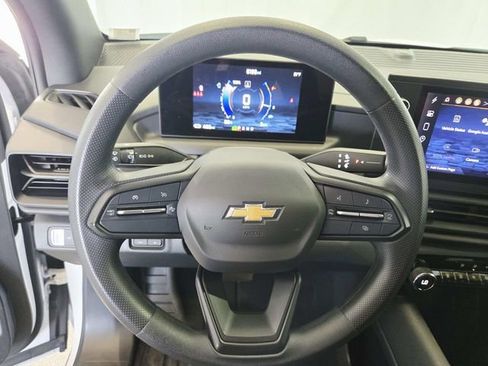 Used 2024 Chevrolet Silverado EV W/T image 18