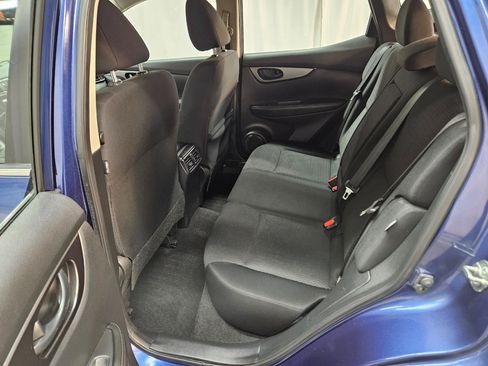 Used 2021 Nissan Rogue Sport S image 16