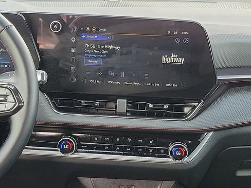 Used 2025 Chevrolet Equinox RS image 10