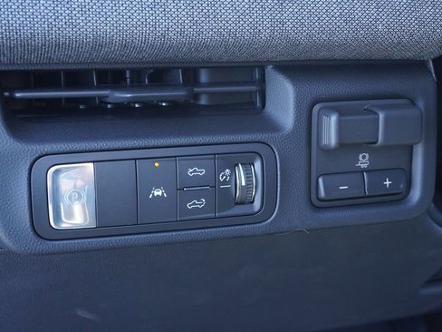 New 2026 GMC Sierra EV Elevation image 17