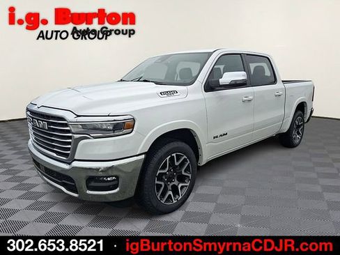 Used 2025 RAM 1500 Laramie AWD/4WD image 3