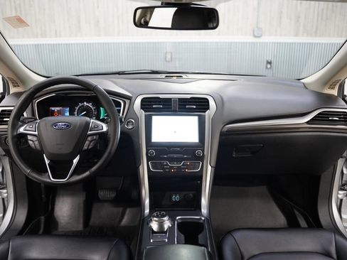 Used 2020 Ford Fusion SEL image 19