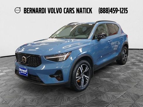 Certified 2023 Volvo XC40 B5 Plus w/ Climate Package AWD/4WD image 1