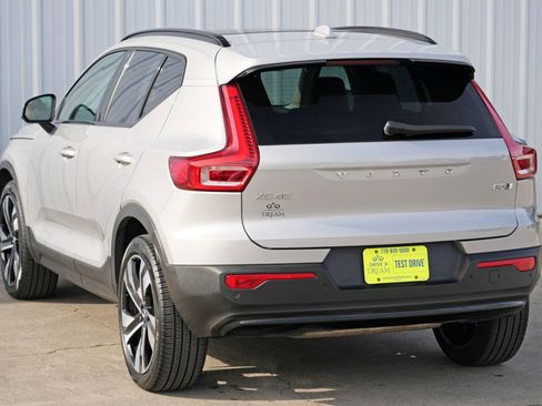 Used 2023 Volvo XC40 B5 Ultimate w/ Protection Package Premier image 47