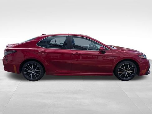 Used 2023 Toyota Camry SE FWD image 9