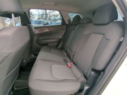 Used 2024 Kia Sportage LX image 15