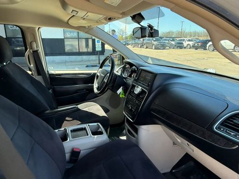 Used 2011 Chrysler Town & Country Touring w/ Entertainment Group #1 image 35