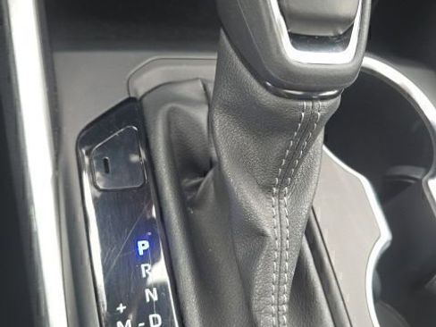 Certified 2024 Toyota Highlander XLE image 40