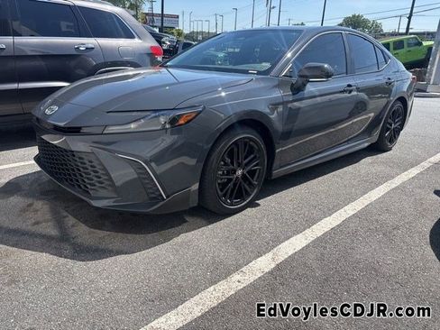 Used 2026 Toyota Camry SE w/ Convenience Package image 2