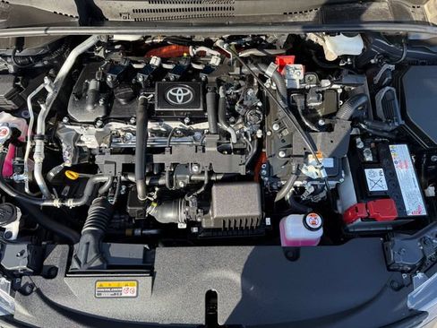 Used 2025 Toyota Corolla LE FWD image 21