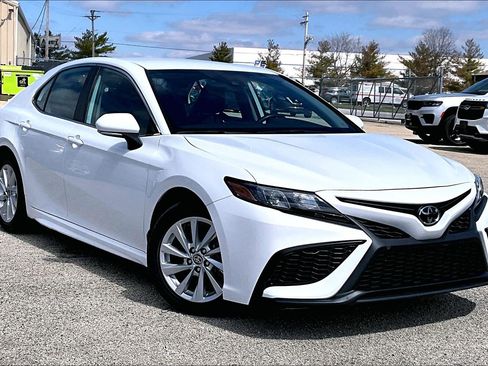 Used 2023 Toyota Camry SE image 37