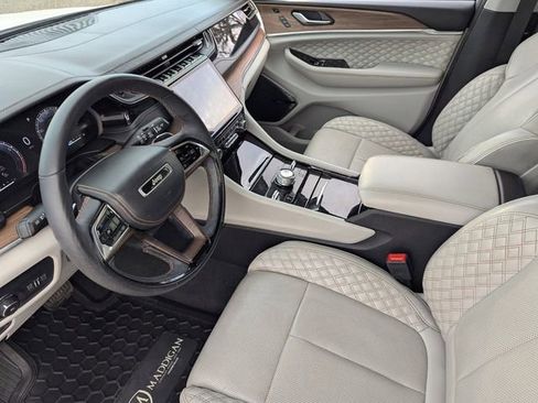 Used 2023 Jeep Grand Cherokee L Summit w/ Advanced Protech Group IV image 21