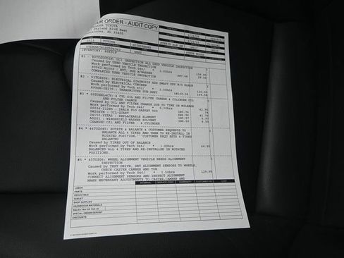 Used 2023 Toyota Highlander XLE AWD/4WD image 6