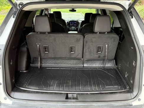 Used 2020 Chevrolet Traverse LT w/ LPO, Black Accent Package AWD/4WD image 45