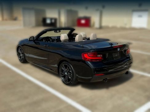 Used 2016 BMW M235i Convertible image 4