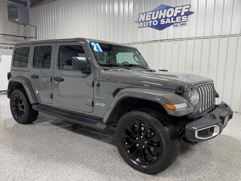 Used 2021 Jeep Wrangler Unlimited Sahara w/ Cold Weather Group AWD/4WD image 2